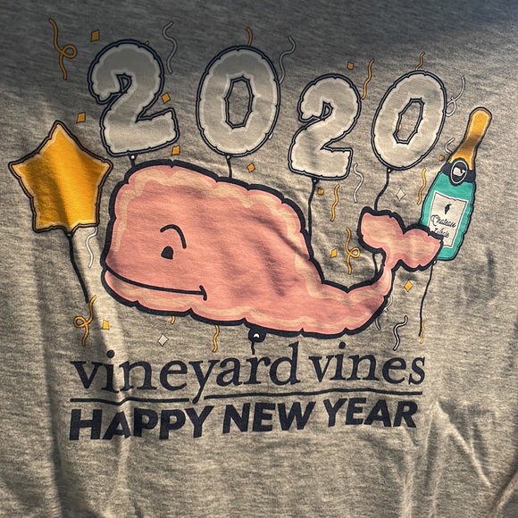 Vineyard vines long sleeved gently used - Picture 3 of 3